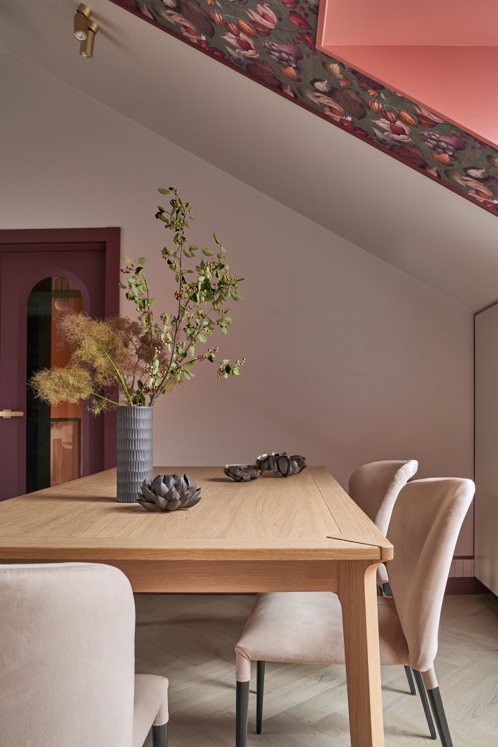 Дом с цветным интерьером — 15