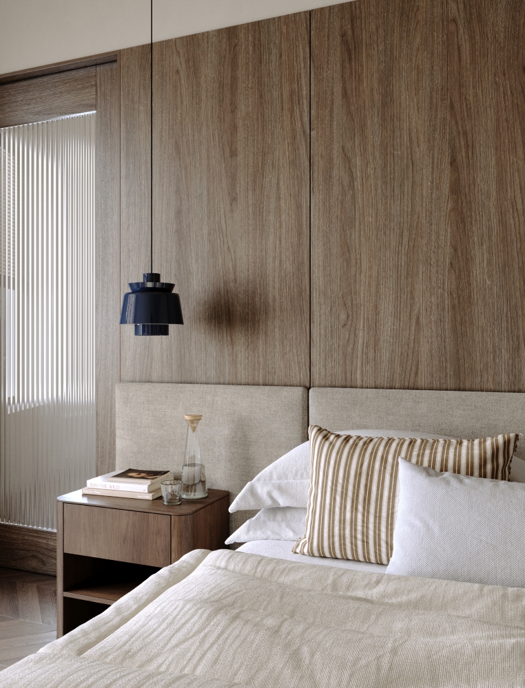 Спальня с акцентной дверью — 9