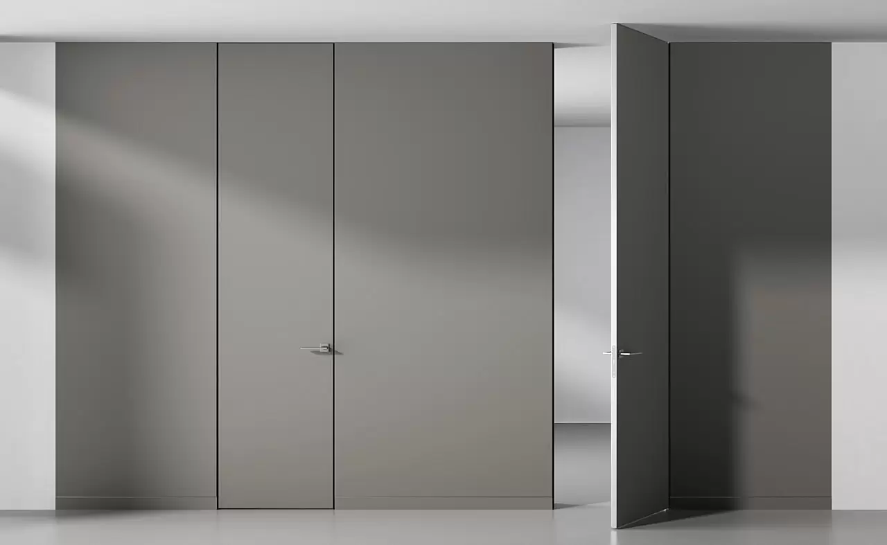 Высота до 6 метров: усиленный каркас внутри полотна придает прочности высокой двери